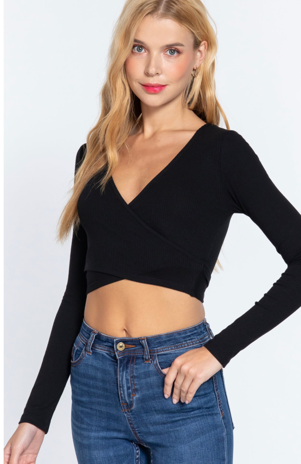 BLACK LONG SLEEVE CROP TOP